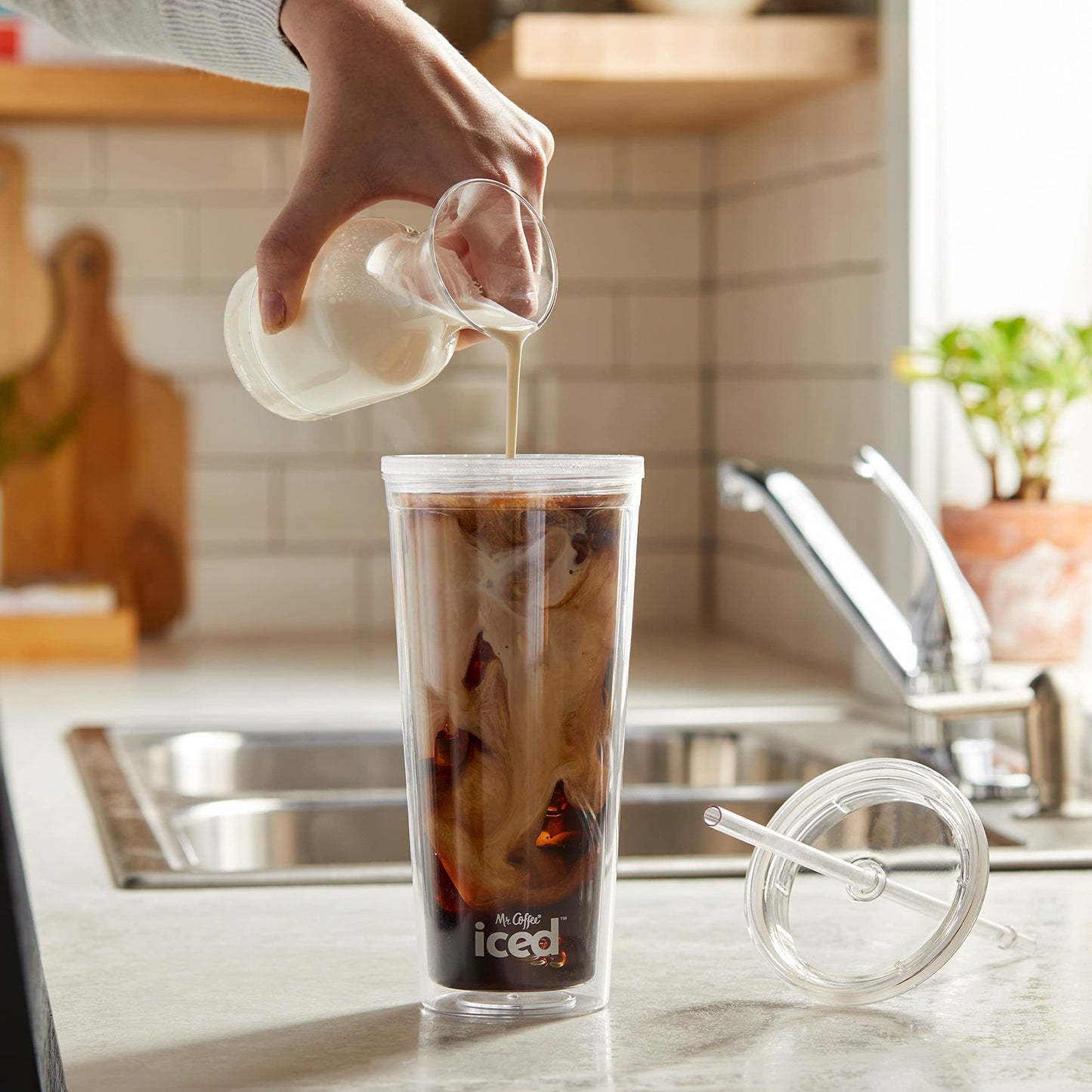 Mr. Coffee アイスコーヒーメーカー シングルサーブマシン 222オンスのタンブラーと再利用可能なコーヒーフィルター付き ラベンダー